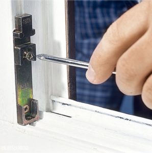 Регулировка оконной фурнитуры на пластиковых окнах